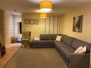 Cosy House near city centre and football stadium